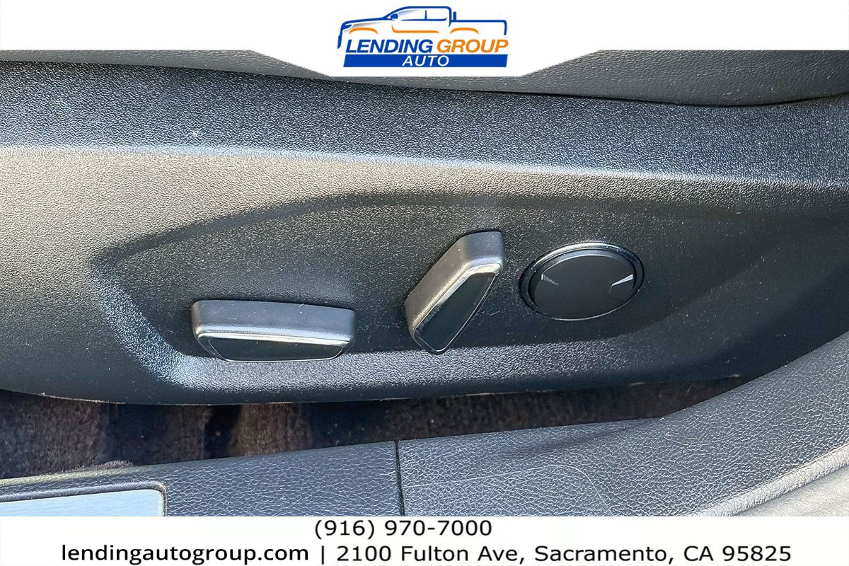 Used 2019 Ford Fusion Titanium FWD image 20