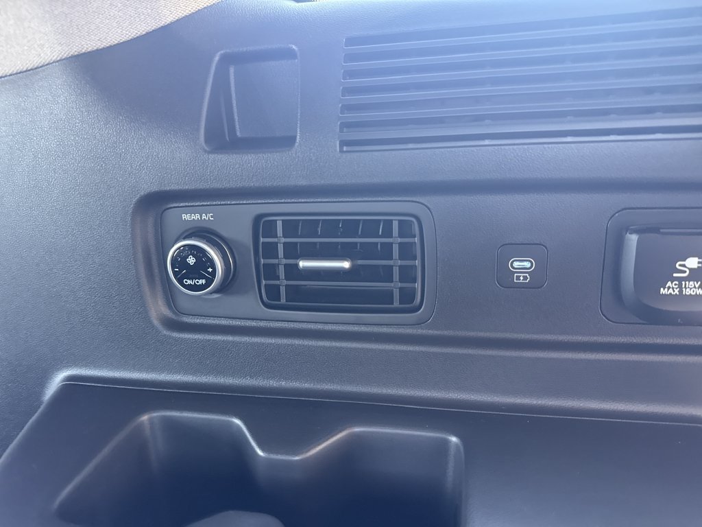 Certified 2024 Hyundai Santa Fe Limited FWD image 35