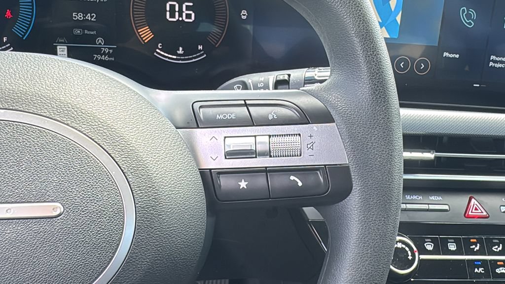 Used 2025 Hyundai Sonata SE FWD image 17