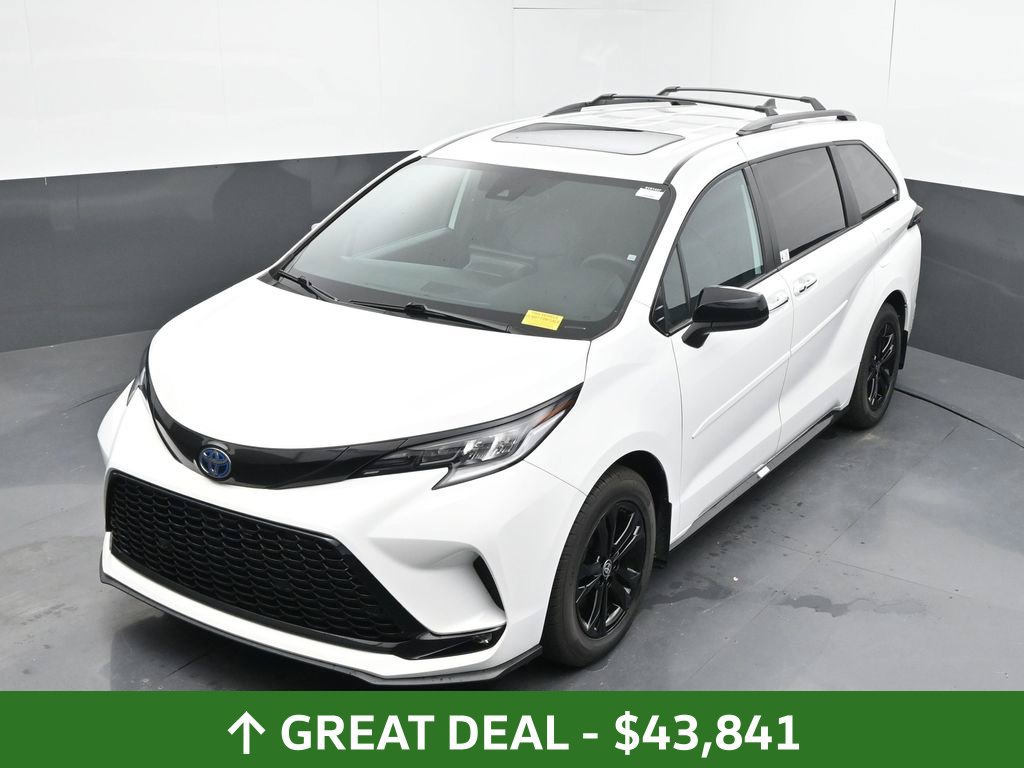 Used 2025 Toyota Sienna XSE AWD/4WD image 29