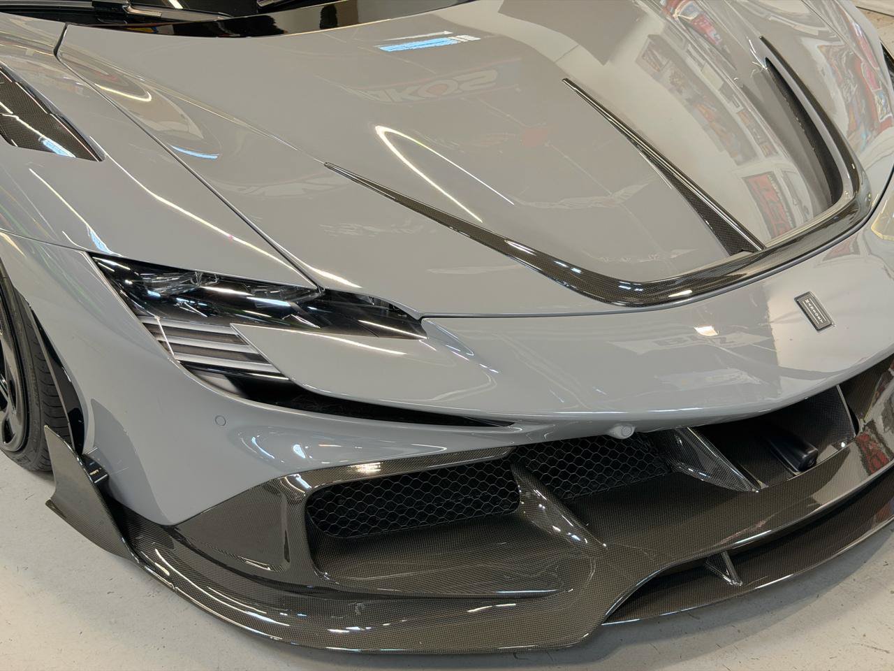 Used 2022 Ferrari SF90 Spider AWD/4WD image 31