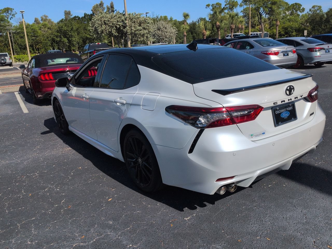 Used 2022 Toyota Camry XSE w/ Driver Assist Package FWD image 6