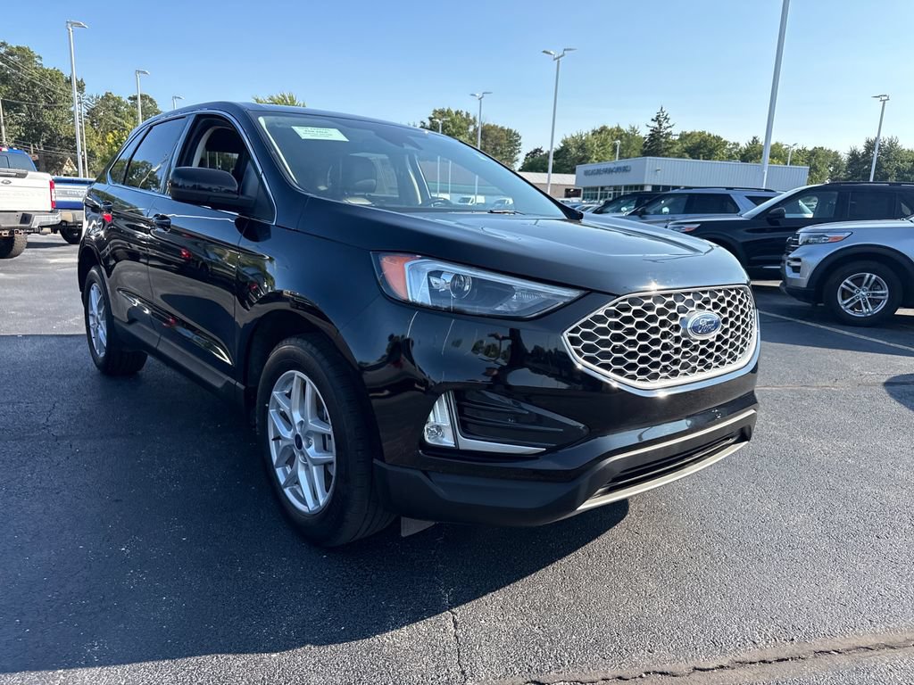 Used 2024 Ford Edge SEL w/ Convenience Package AWD/4WD image 4