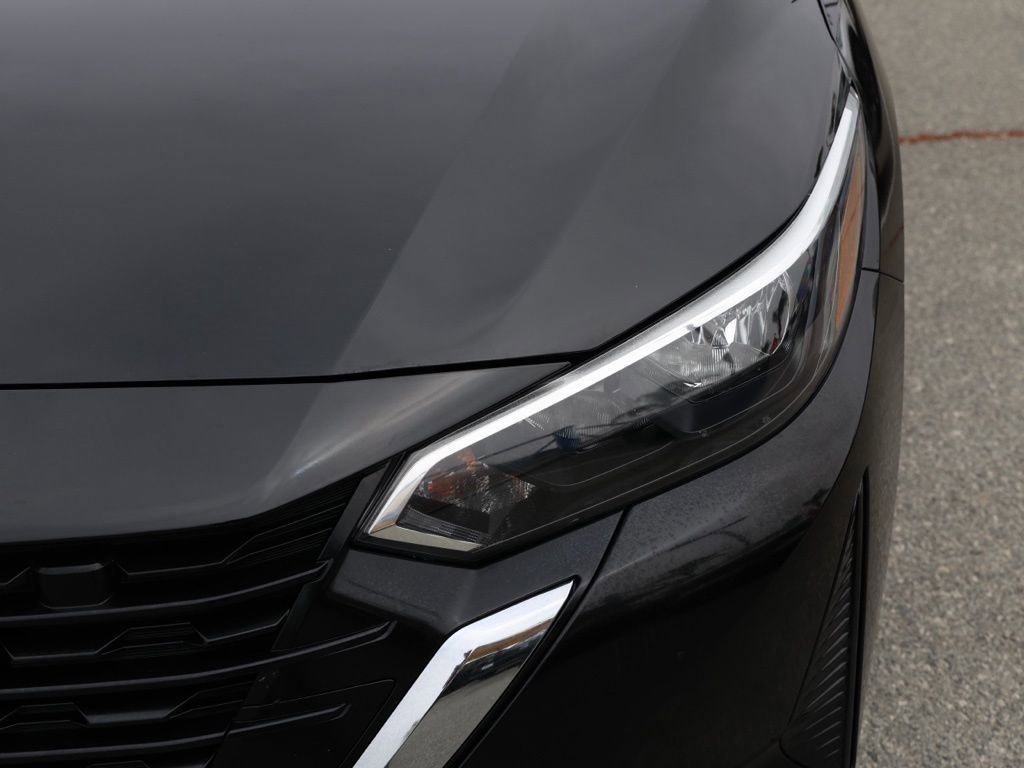 Used 2025 Nissan Sentra SV image 10