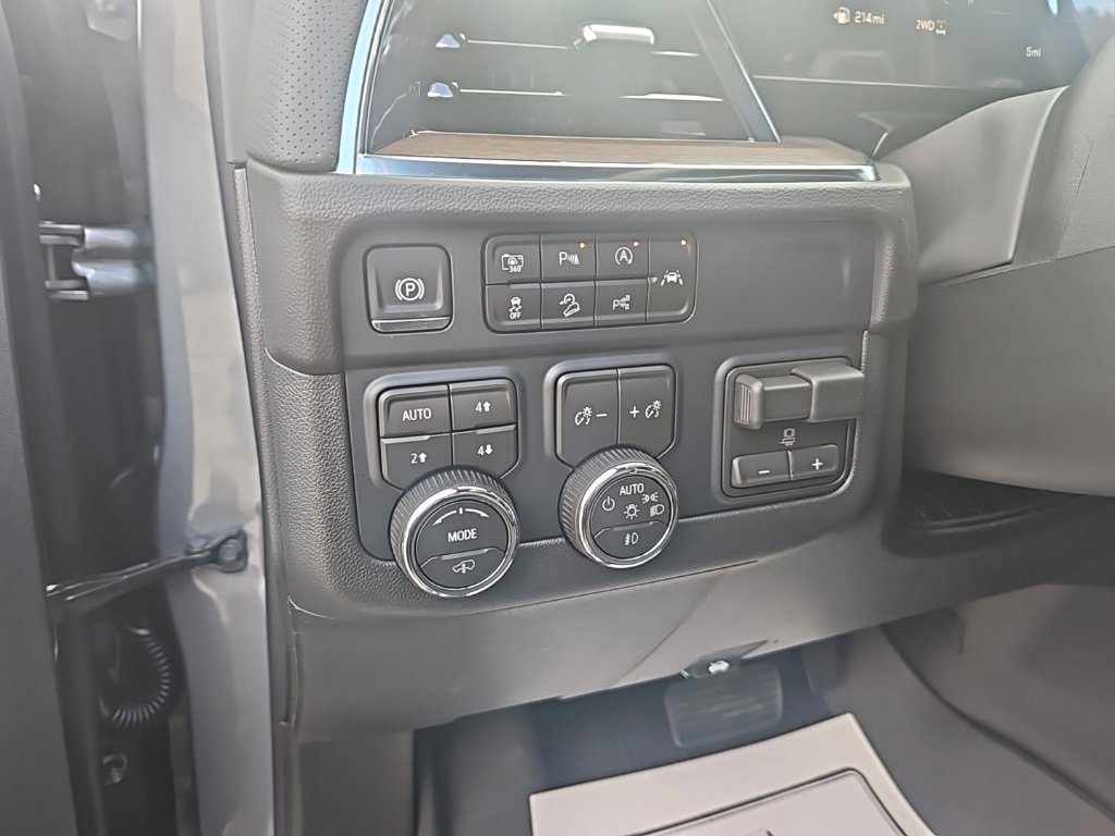New 2026 Chevrolet Suburban High Country image 10