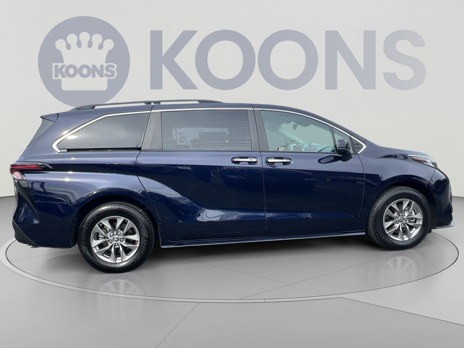 Used 2023 Toyota Sienna XLE FWD image 10