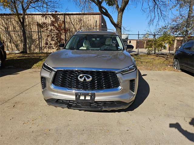 Used 2023 INFINITI QX60 Sensory w/ Vision Package image 2