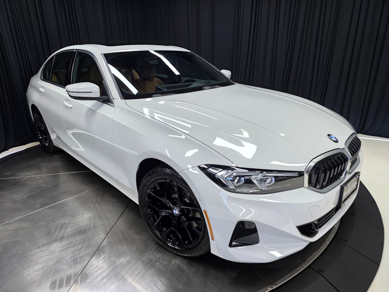 Used 2025 BMW 330i xDrive Sedan w/ Premium Package AWD/4WD image 52