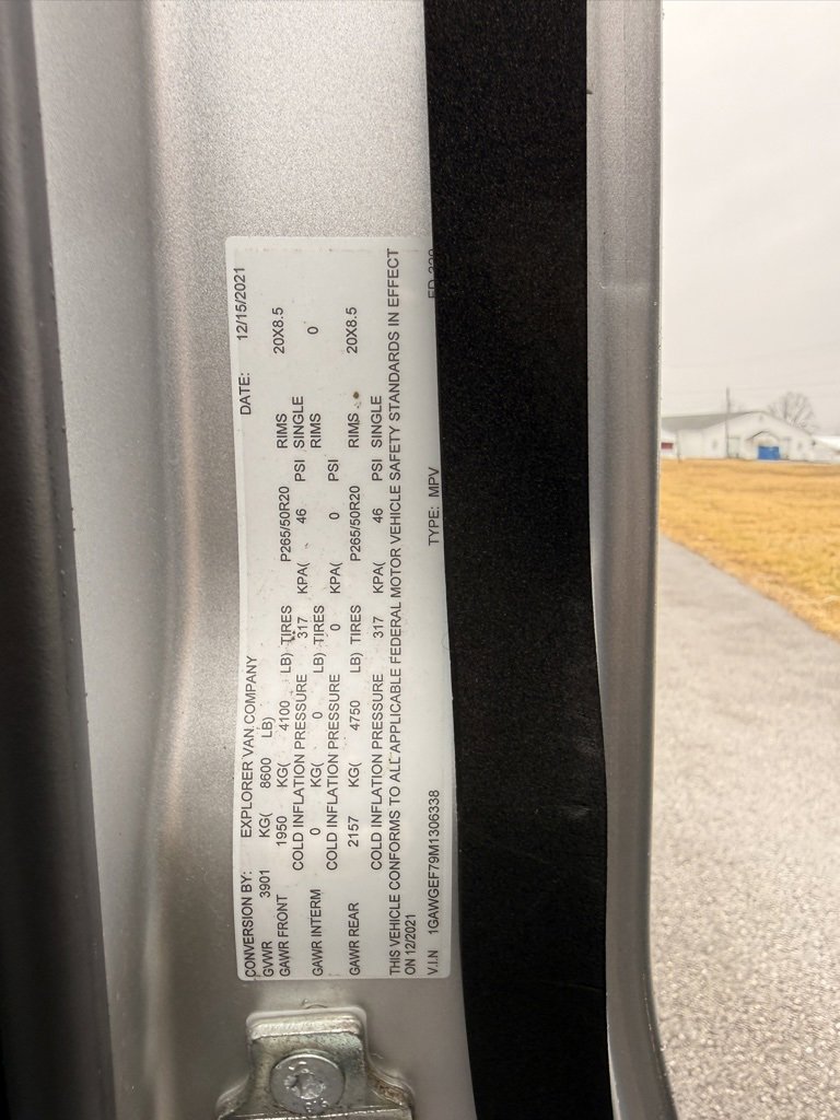 Used 2021 Chevrolet Express 2500 LS w/ Enhanced Convenience Package image 54