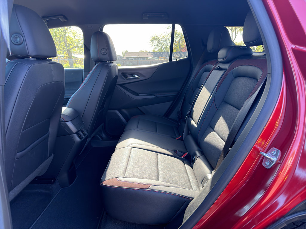 Used 2025 Chevrolet Equinox RS AWD/4WD image 14