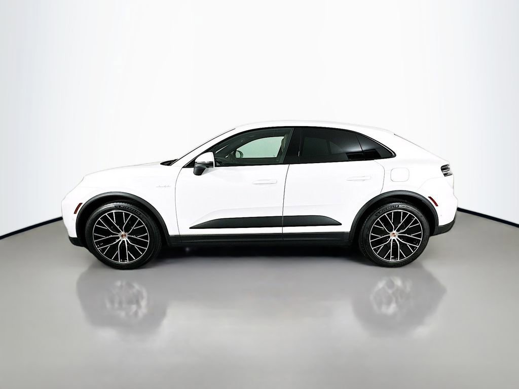 Certified 2025 Porsche Macan Electric image 2