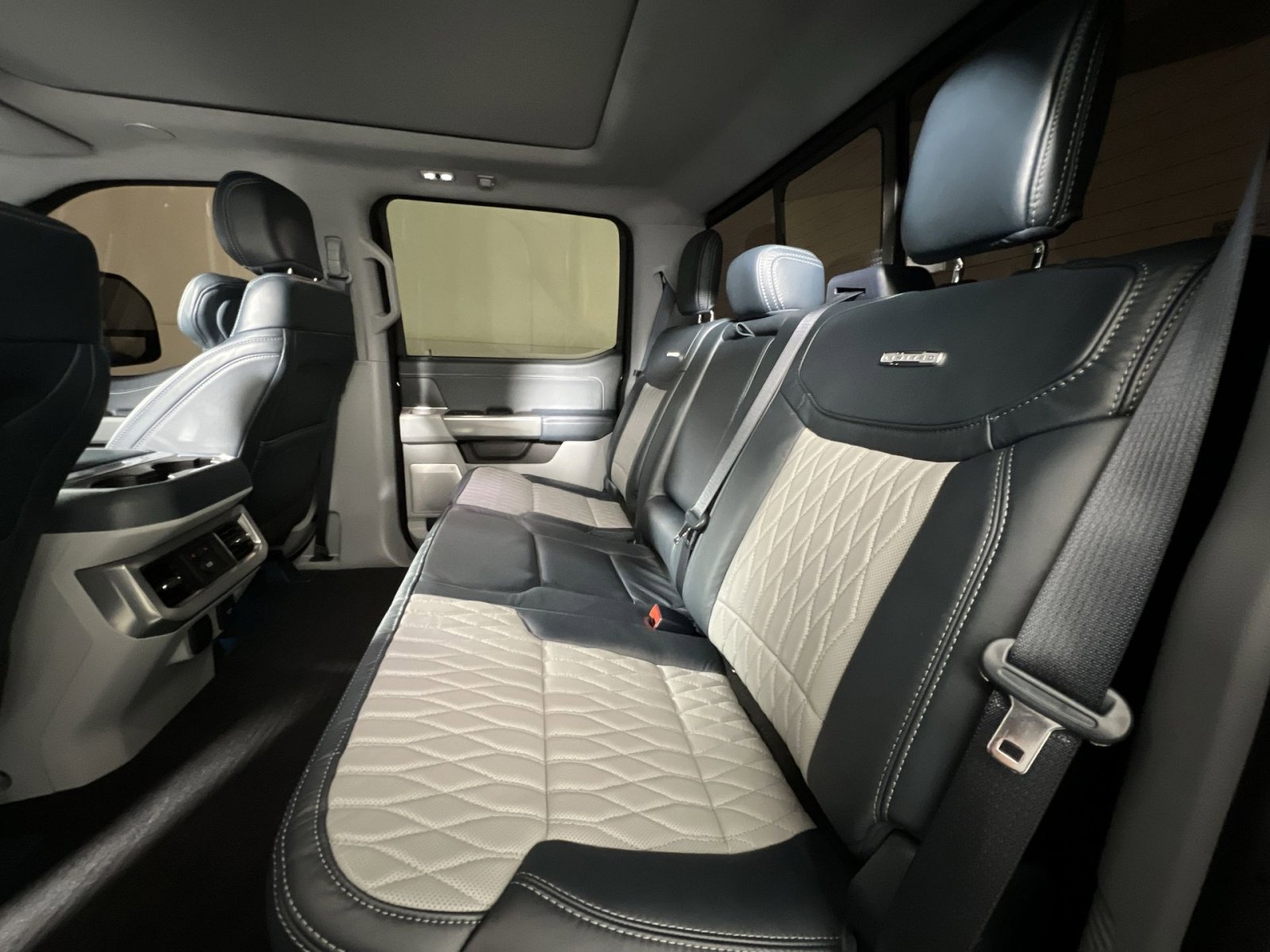 Used 2023 Ford F250 Limited w/ FX4 Off-Road Package image 25