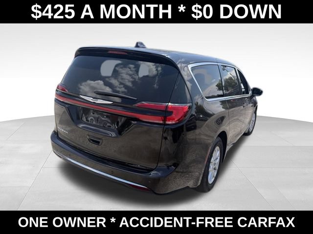 Used 2025 Chrysler Pacifica Select FWD image 6