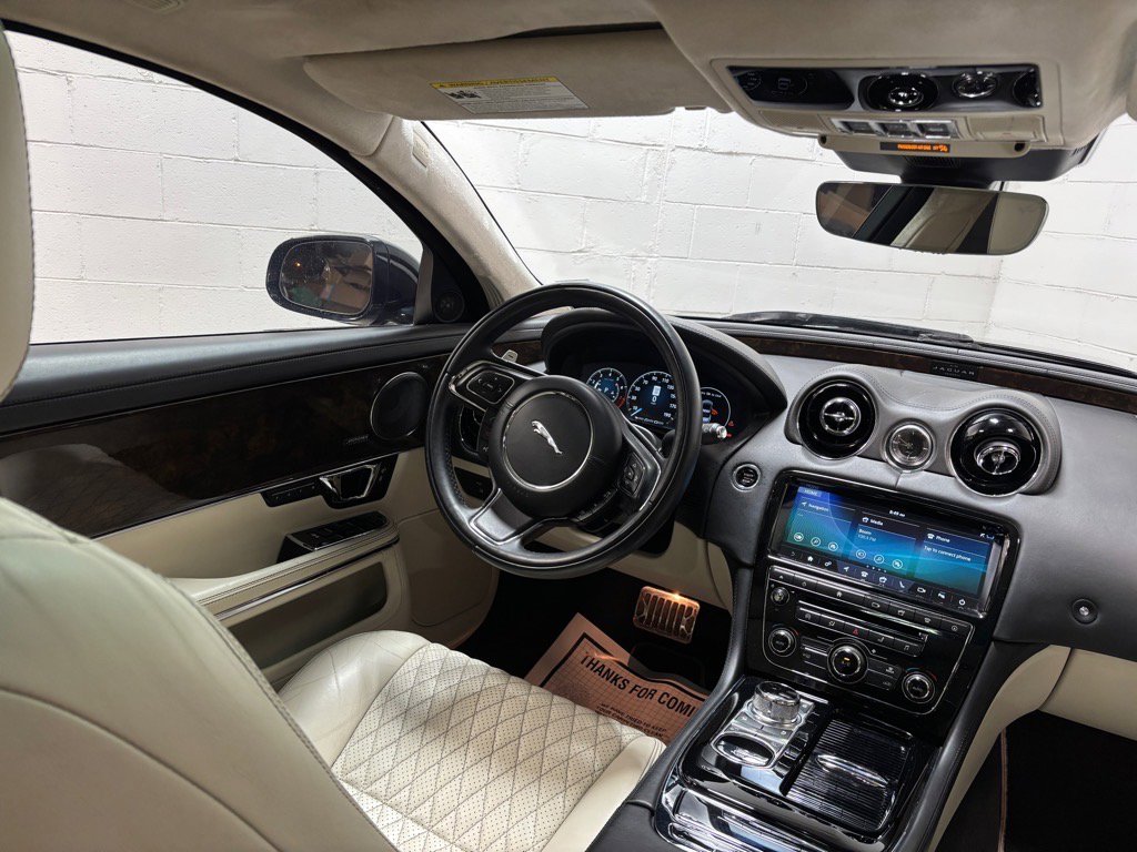 Used 2019 Jaguar XJ L Supercharged image 36