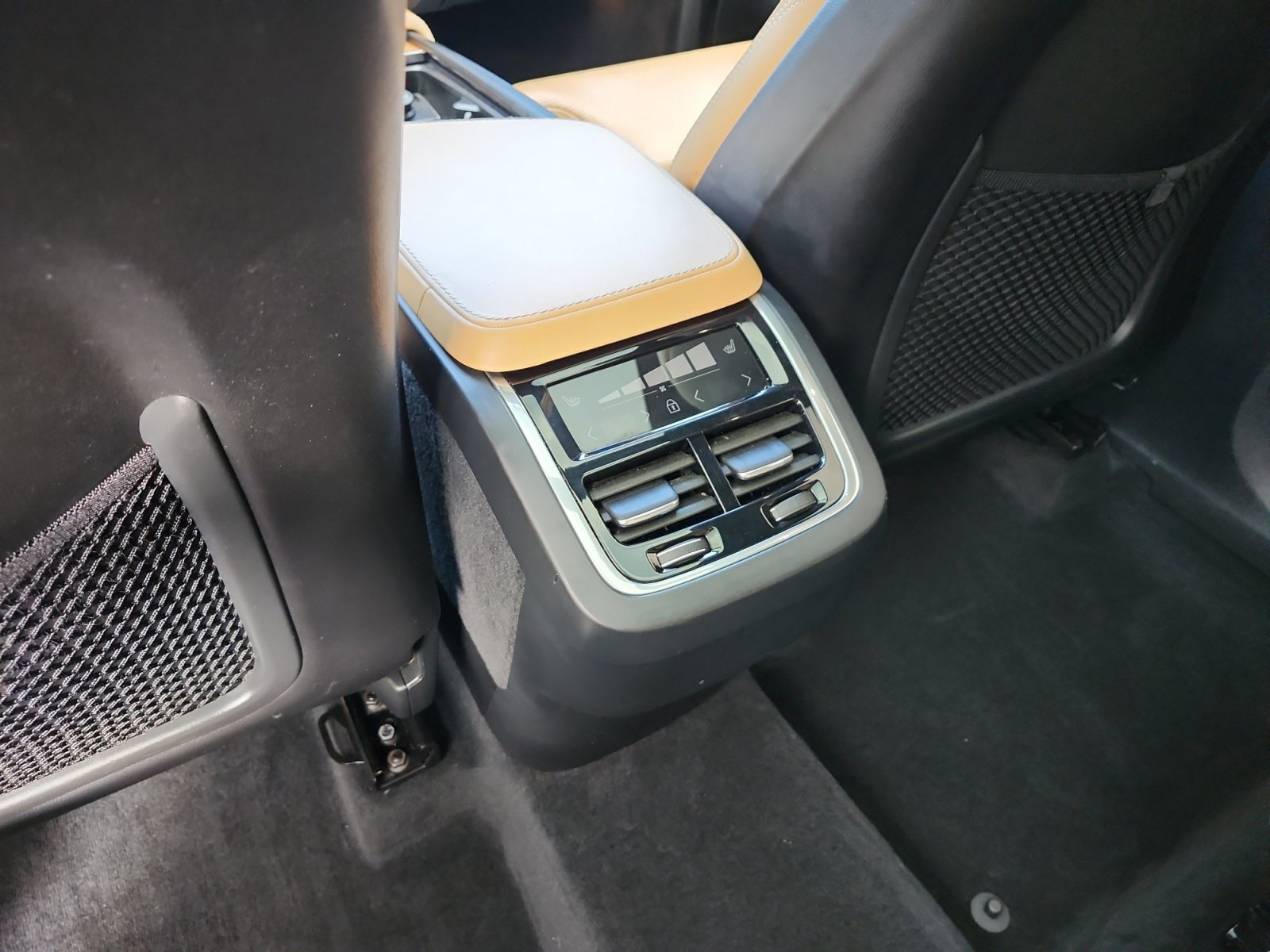 Used 2019 Volvo XC90 T6 Inscription w/ Advanced Package AWD/4WD image 13
