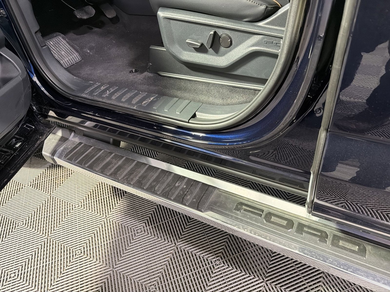 New 2026 Ford F150 Lariat w/ Equipment Group 501A Mid image 18