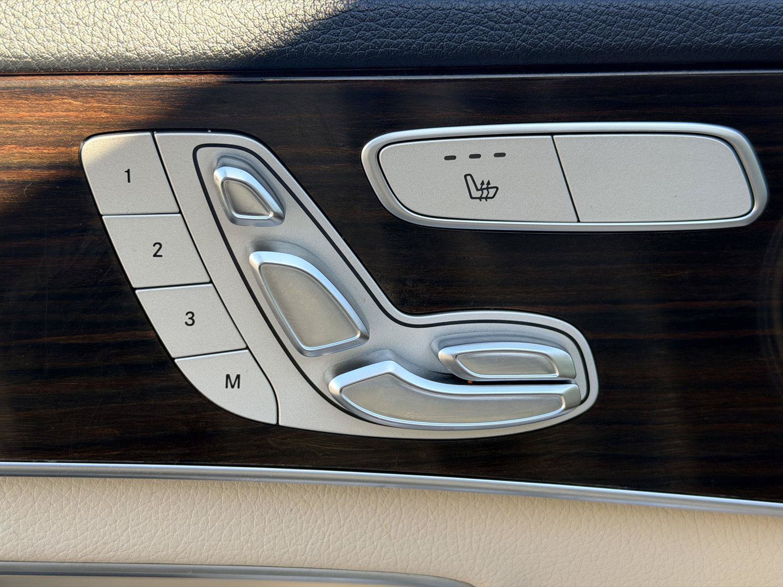 Used 2019 Mercedes-Benz C 300 4MATIC Sedan image 33