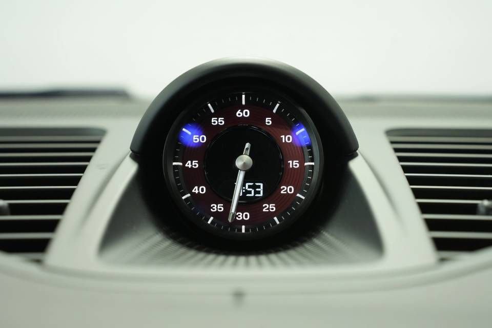 Certified 2025 Porsche Panamera GTS image 36