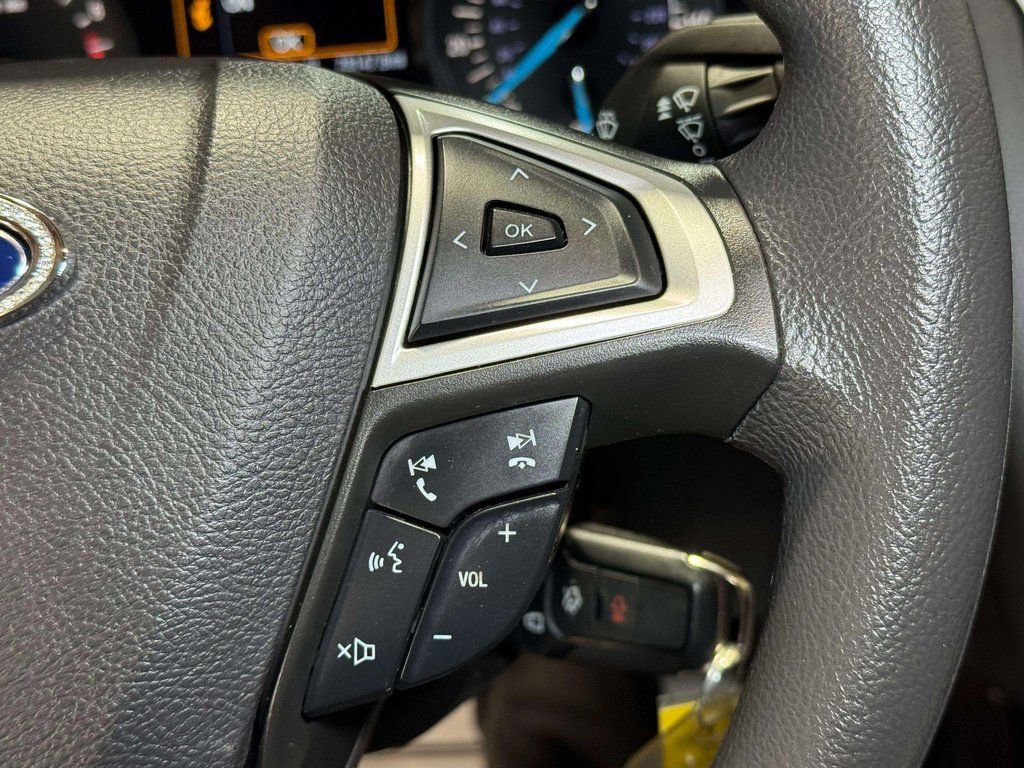 Used 2016 Ford Fusion SE image 10