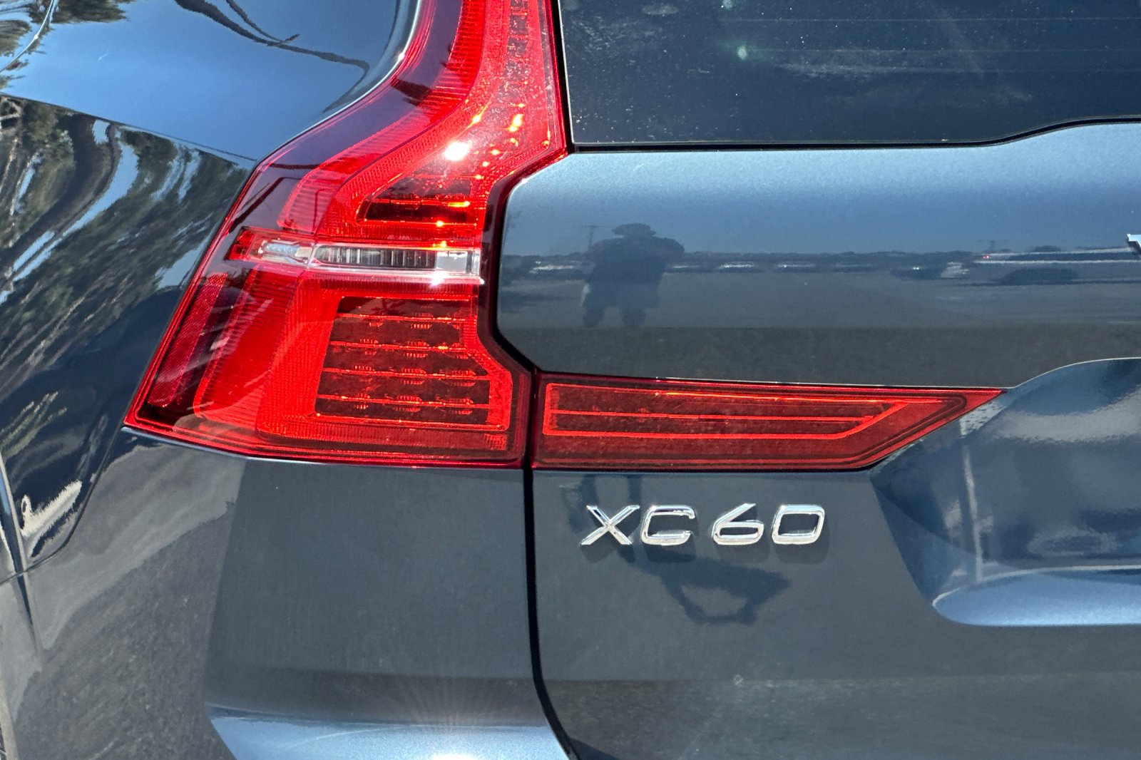 Certified 2023 Volvo XC60 B5 Plus w/ Climate Package FWD image 34