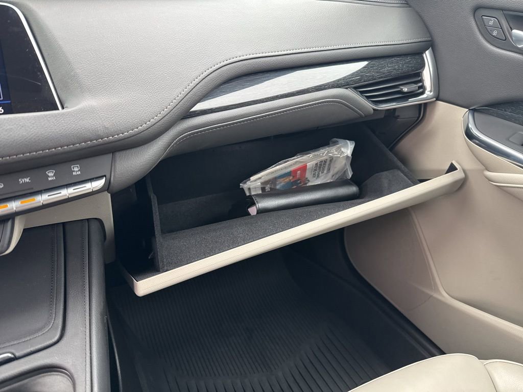 Used 2023 Cadillac XT4 Premium Luxury w/ Cold Weather Package FWD image 27