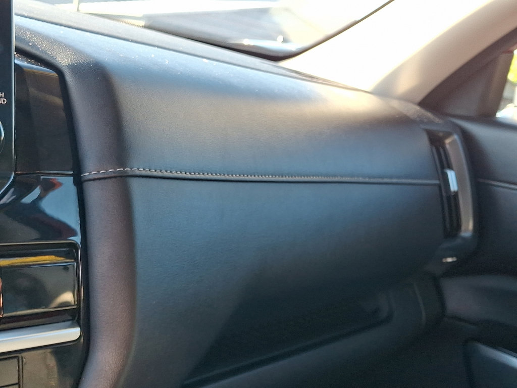 Used 2023 Nissan Pathfinder SL image 31