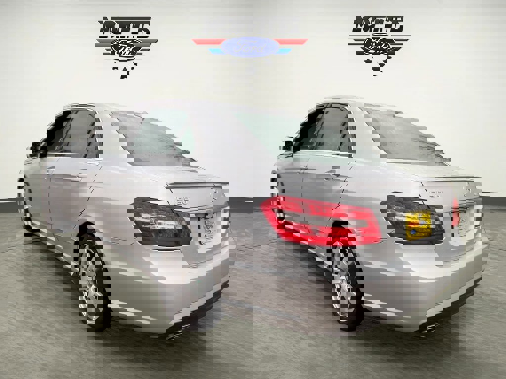 Used 2011 Mercedes-Benz E 350 4MATIC Sedan image 3