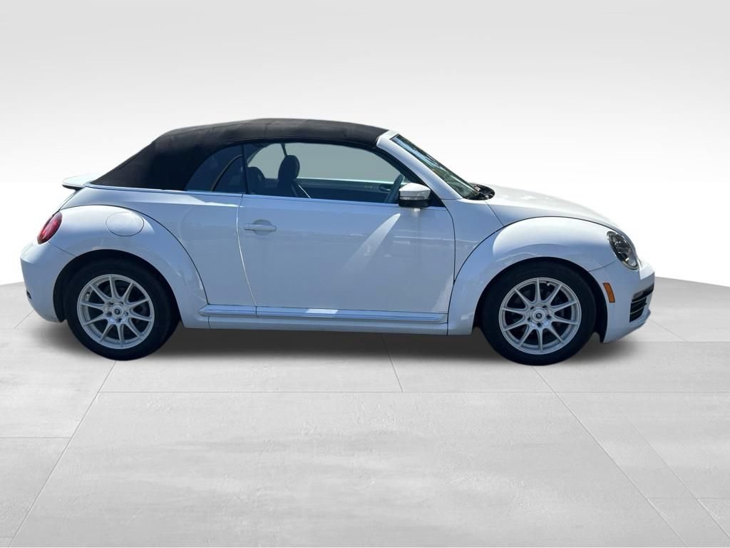Used 2018 Volkswagen Beetle 2.0T S FWD image 6