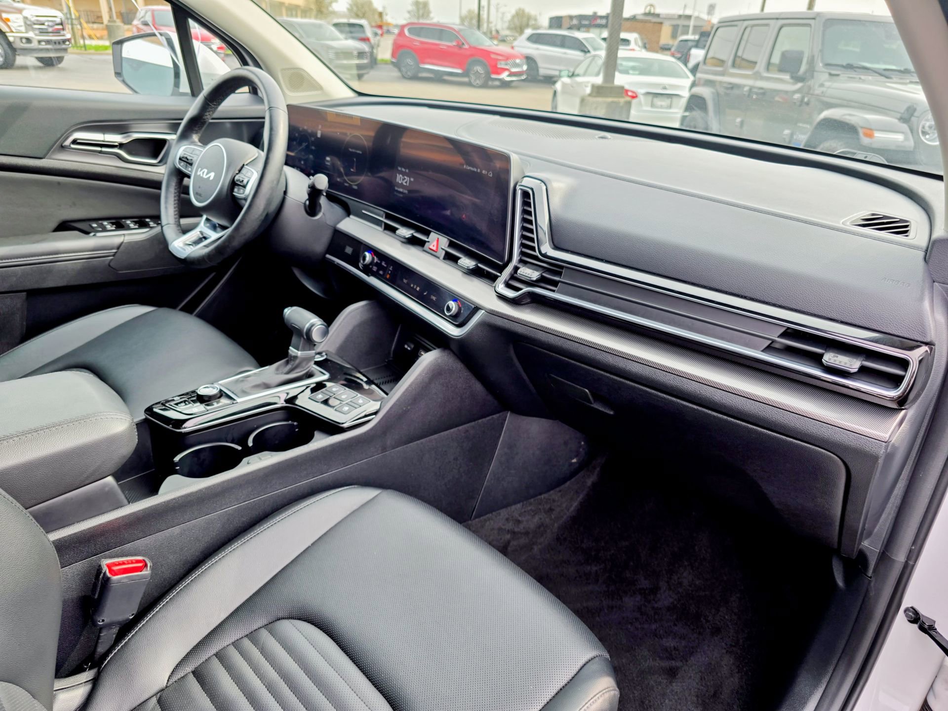 Used 2024 Kia Sportage SX image 9