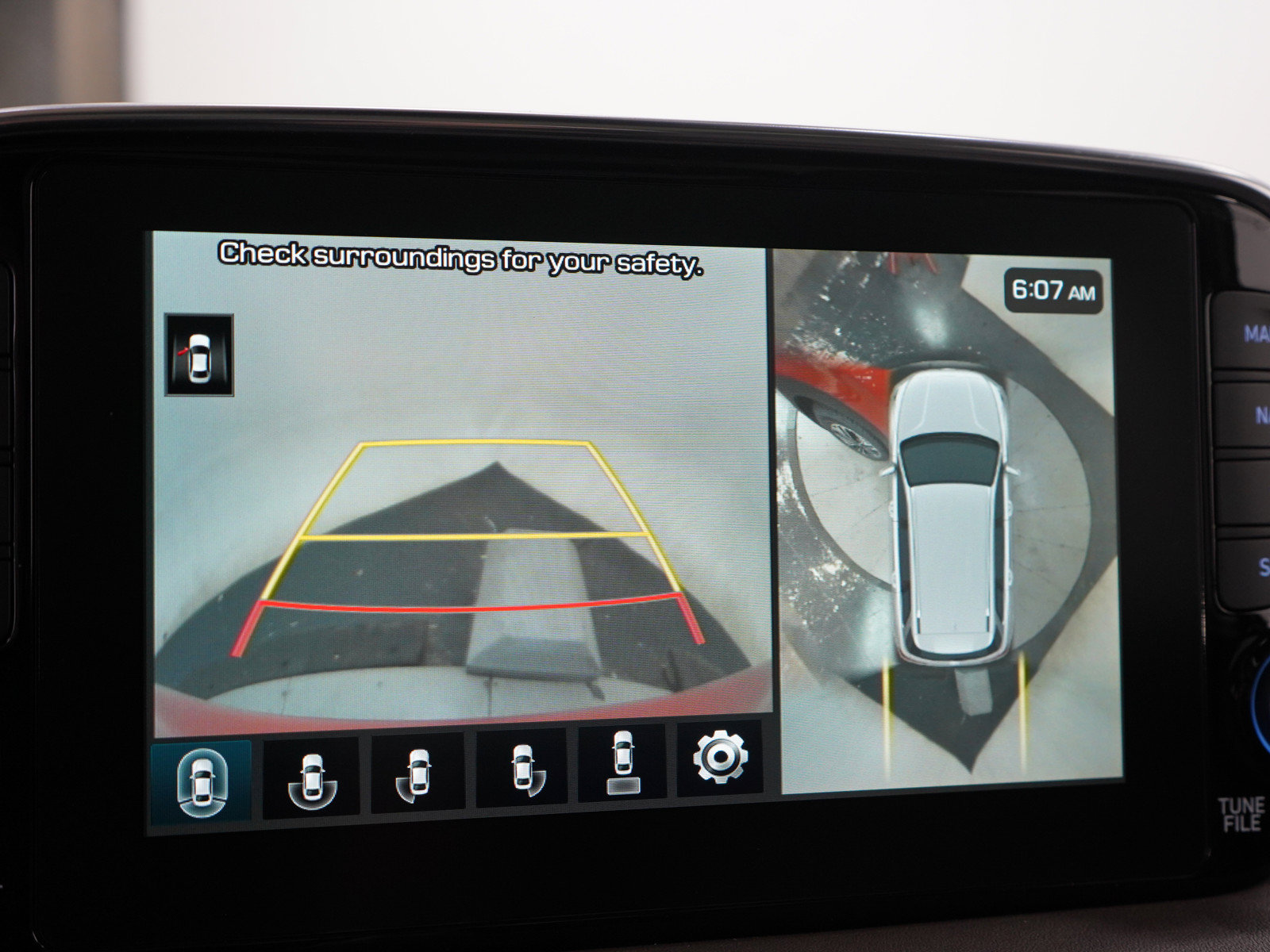 Used 2020 Hyundai Santa Fe Limited AWD/4WD image 32