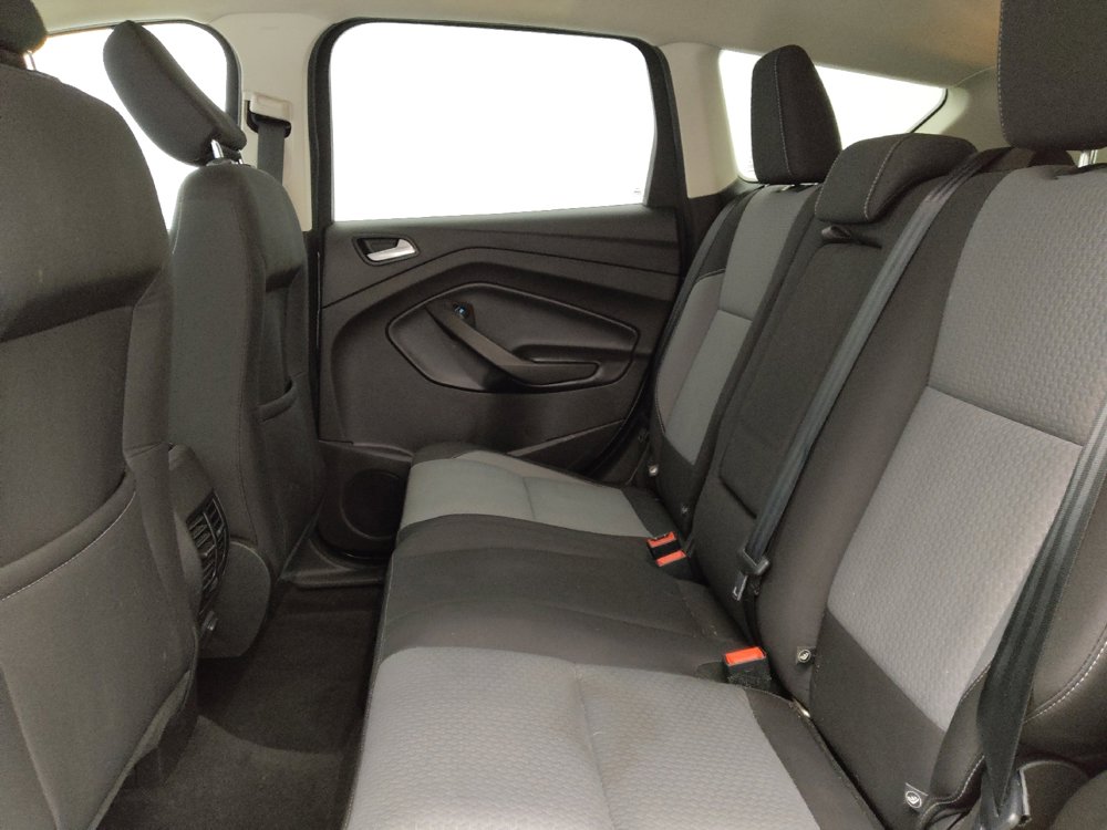 Used 2019 Ford Escape SE image 18