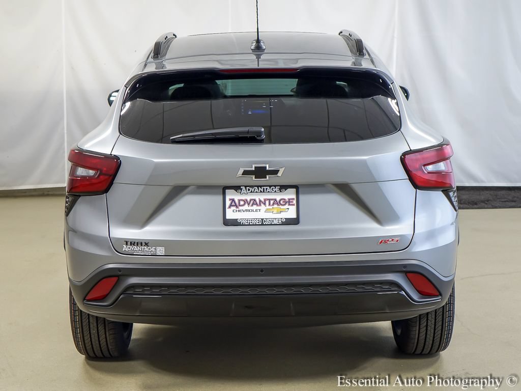 New 2026 Chevrolet Trax RS w/ Sunroof Package FWD image 6