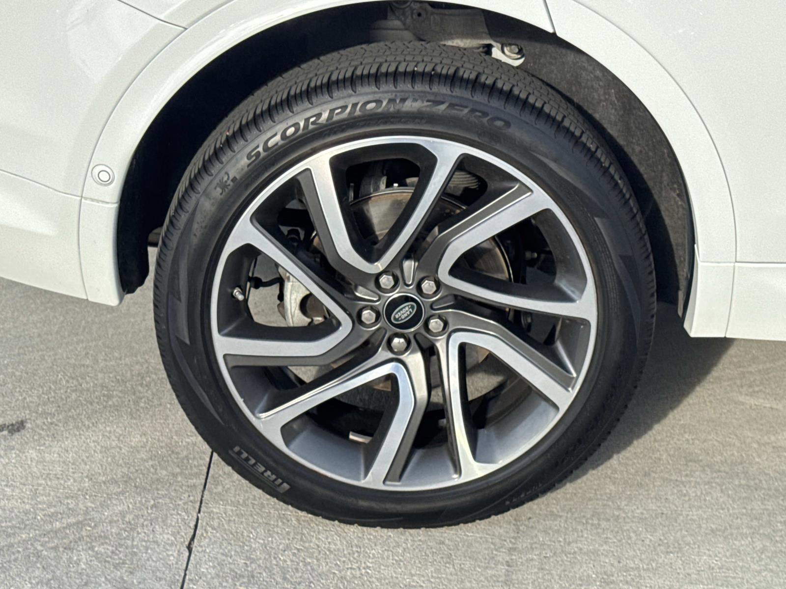 Used 2021 Land Rover Discovery Sport SE R-Dynamic image 30