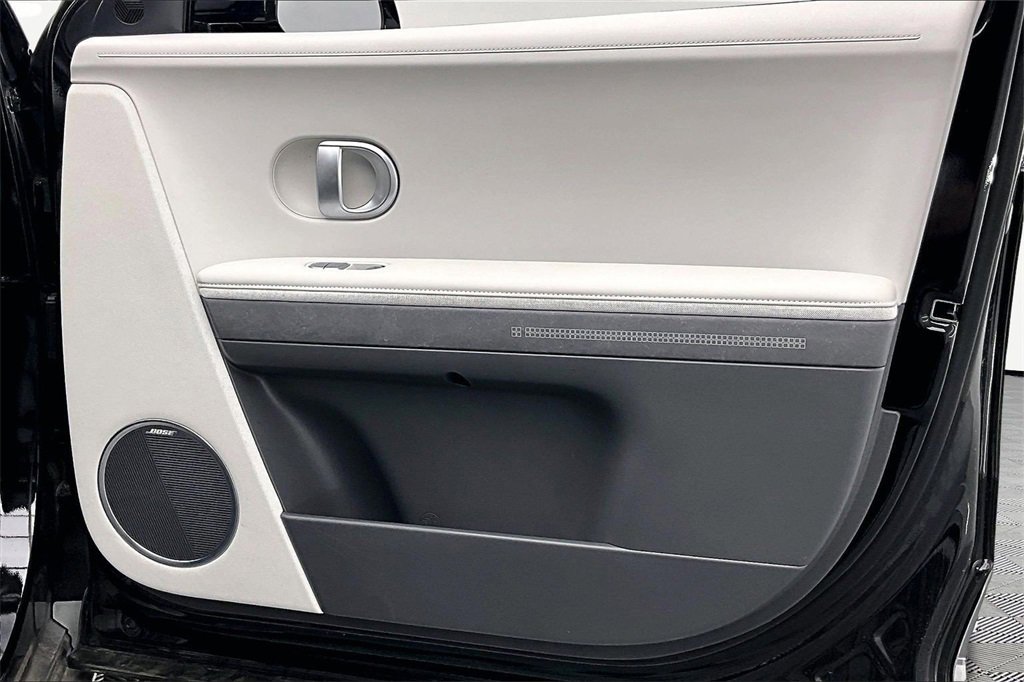 Used 2024 Hyundai Ioniq 5 Limited image 24