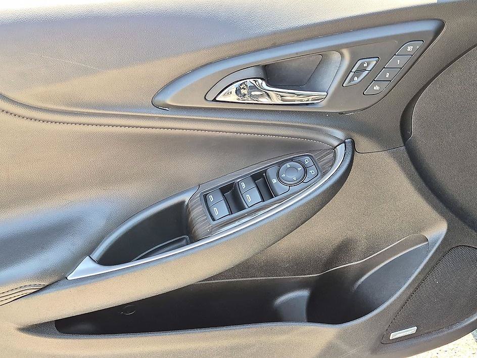 Used 2024 Chevrolet Malibu LT FWD image 11