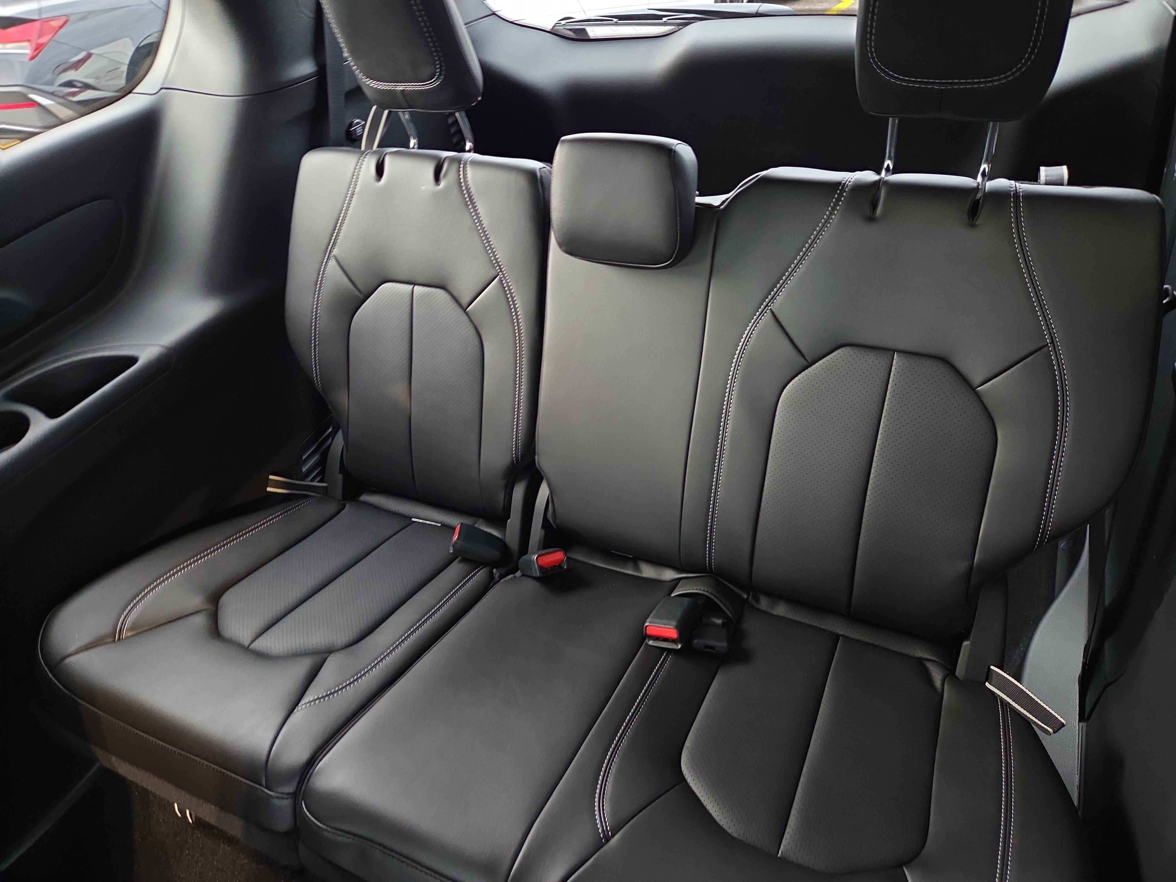 New 2026 Chrysler Voyager LX FWD image 7