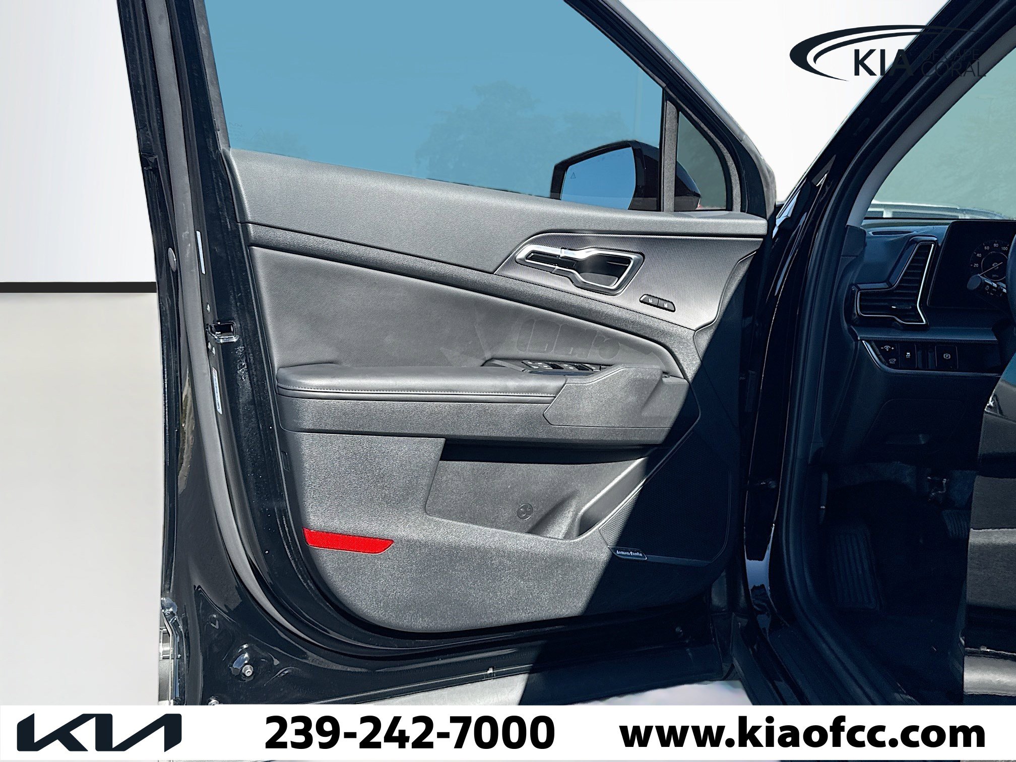 Certified 2025 Kia Sportage SX image 21