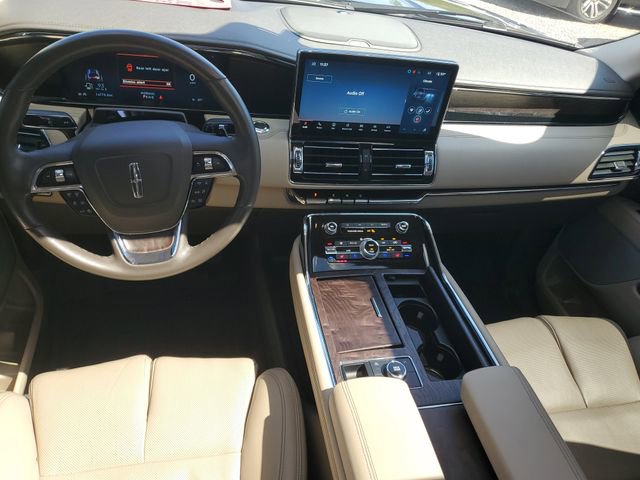 Used 2024 Lincoln Navigator Reserve AWD/4WD image 10