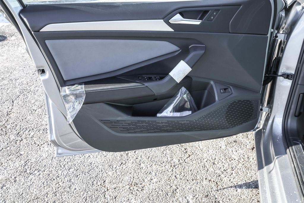 New 2026 Volkswagen Jetta SE FWD image 32