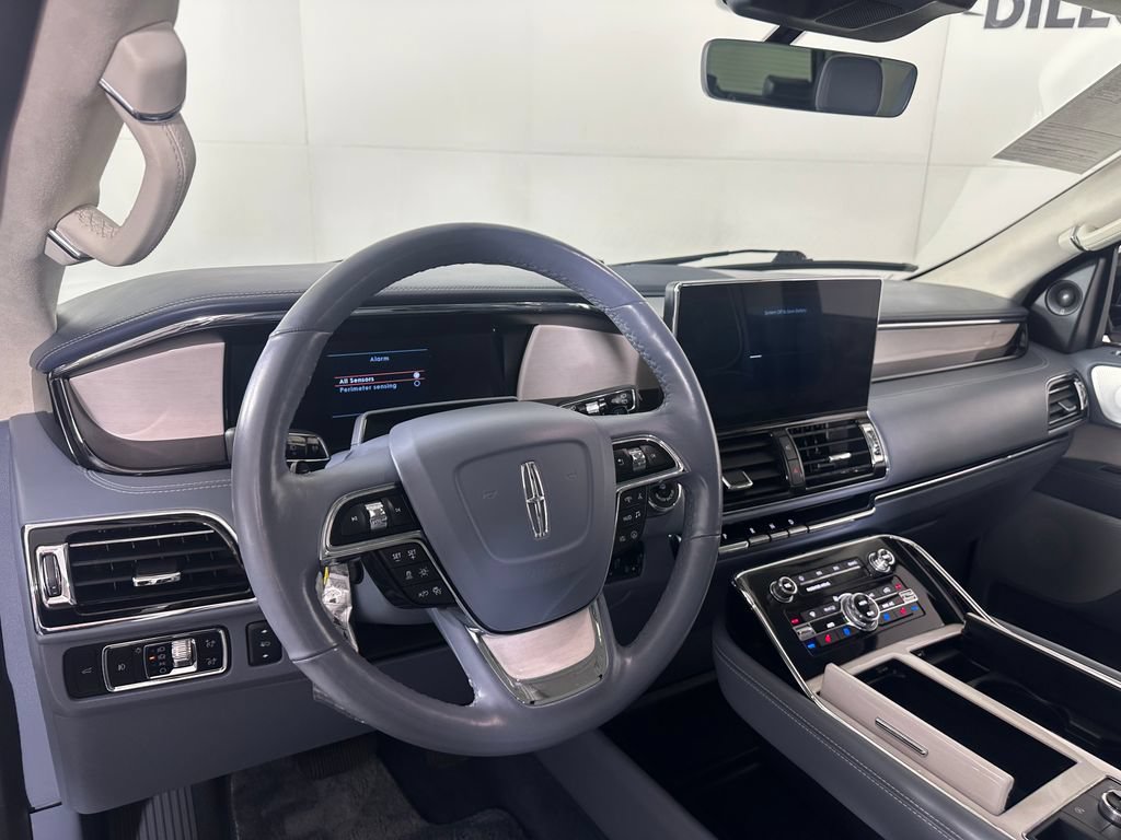 Used 2023 Lincoln Navigator Black Label AWD/4WD image 18