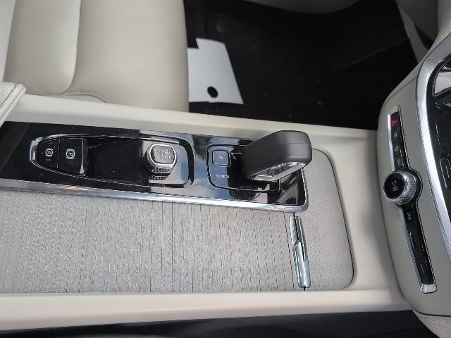 Used 2024 Volvo S60 B5 Plus image 13