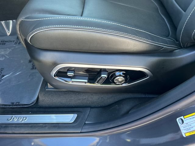 New 2025 Jeep Grand Cherokee L Overland w/ Advanced Protech Group III AWD/4WD image 10