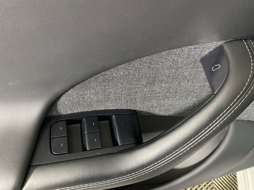 Used 2022 Tesla Model S image 21