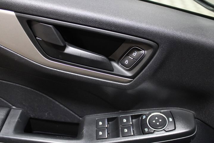 Used 2022 Ford Escape SE w/ SE Sport Appearance Package image 16