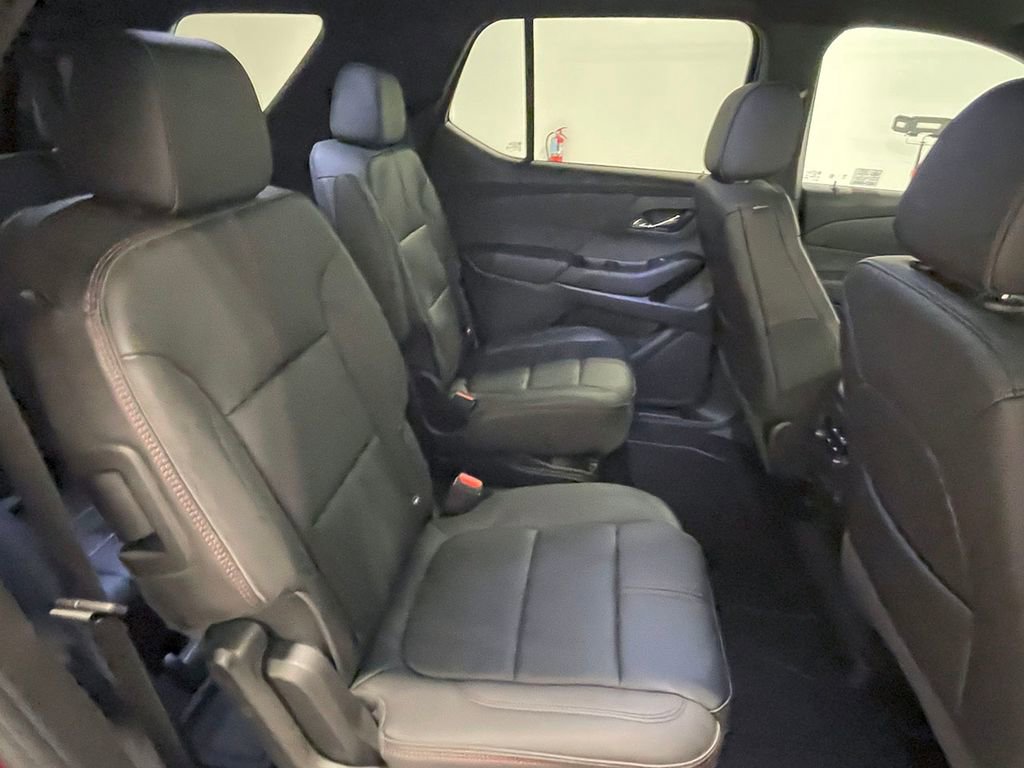 Used 2023 Chevrolet Traverse RS w/ LPO, Floor Liner Package image 33