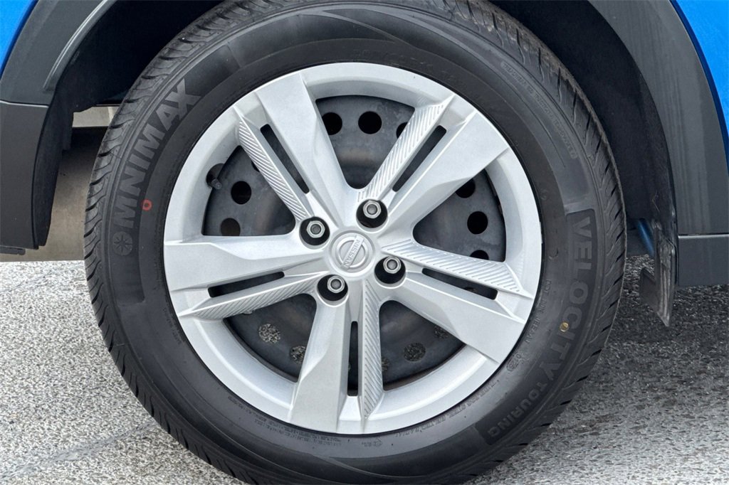 Used 2023 Nissan Kicks S image 25