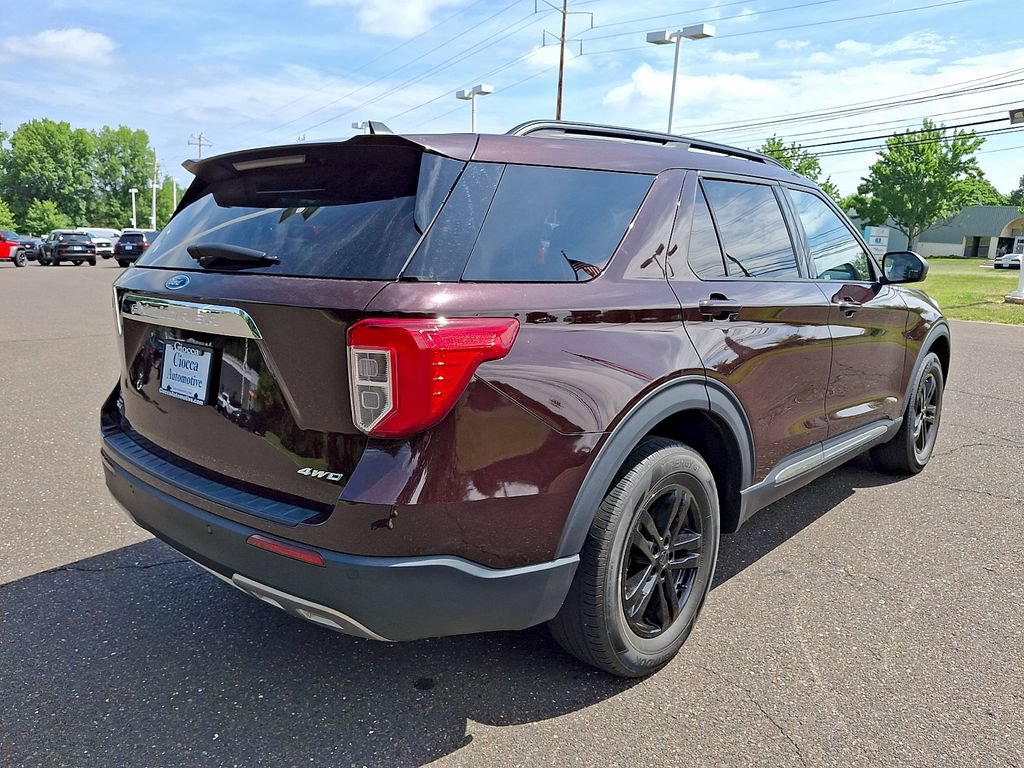 Used 2022 Ford Explorer XLT w/ Equipment Group 202A AWD/4WD image 8