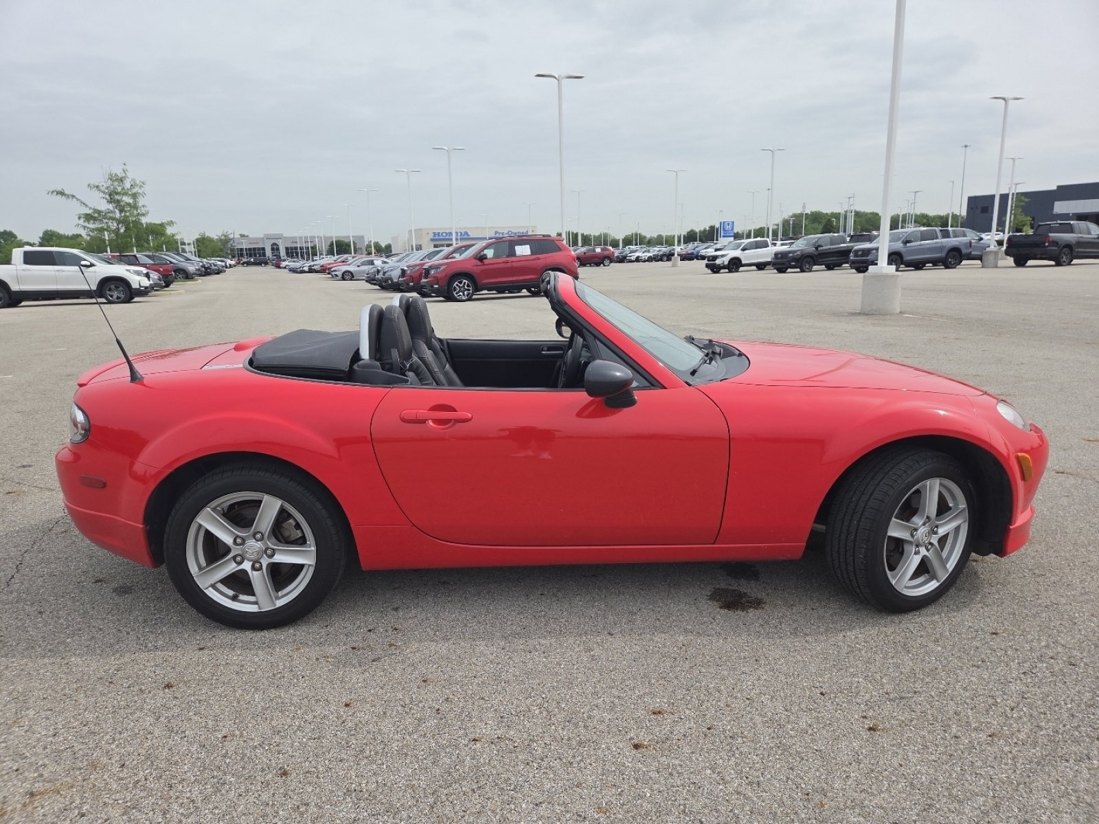 Used 2007 MAZDA MX-5 Miata Touring w/ Appearance Pkg RWD image 15