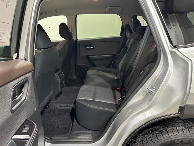 Used 2023 Nissan Rogue SV image 26