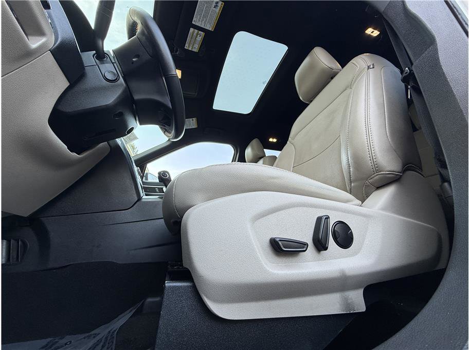 Used 2019 Ford Explorer Limited w/ Class III Trailer Tow Package image 15